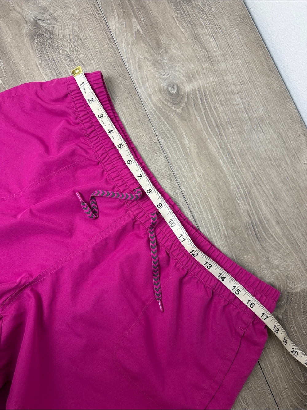 The North Face Pink Athletic Shorts Large - Picture 4 of 6